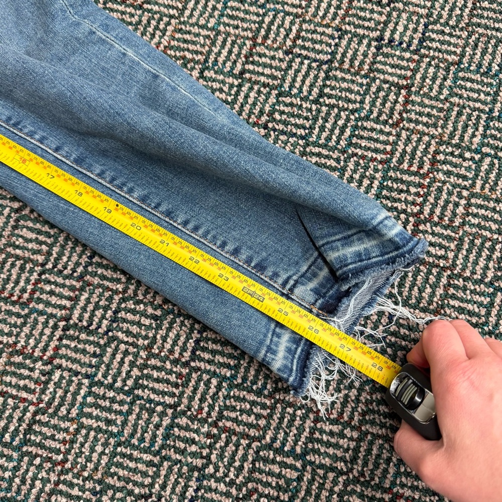 Levi’s Wedgie Straight - Picture 2 of 7